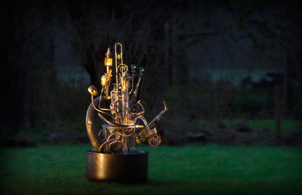 musical instrument sculpture h4